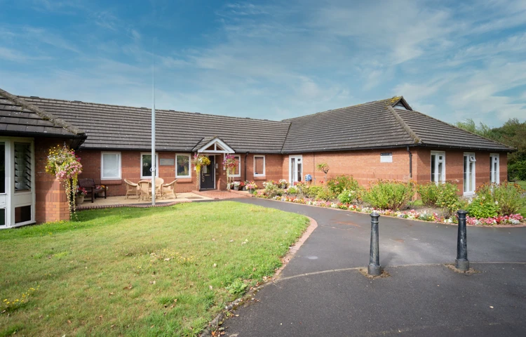 Welcome to Halcyon House in Formby