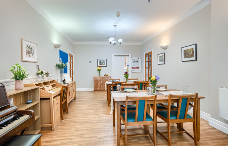 communal-dining-room-with-piano-at-middleton-house.jpg