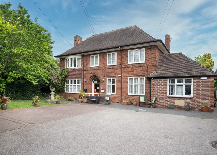 Middleton House entrance and driveway