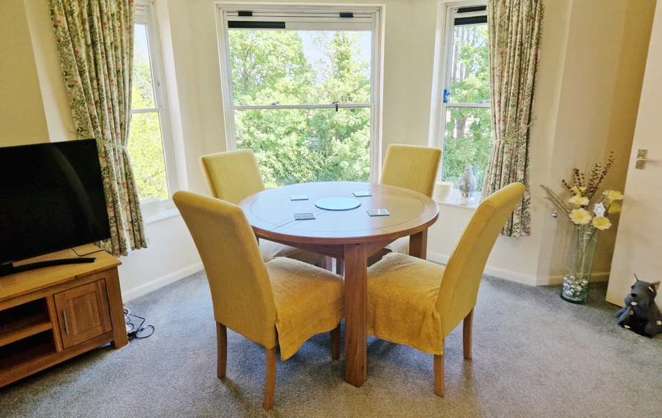 Communal Dining Area Overlooking The Beautiful Gardens At Ivy House