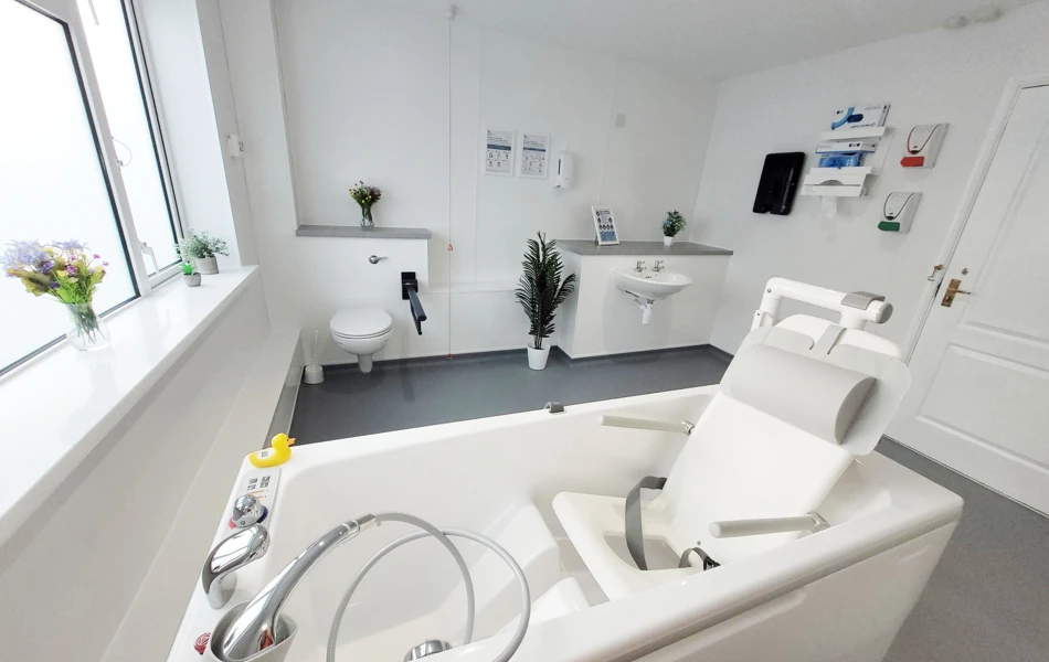 Bright And Modern Assisted Bathroom At Pratt House